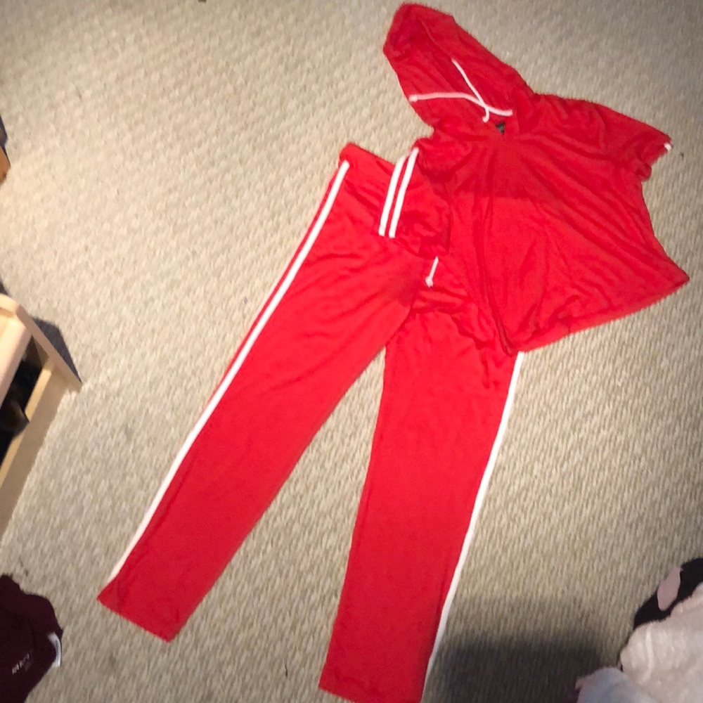 Kittenish marching set